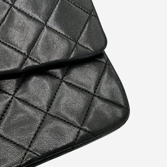 Vintage Authentic Chanel Lambskin medium Classic Double flap with 24k gold - Picture 8 of 16